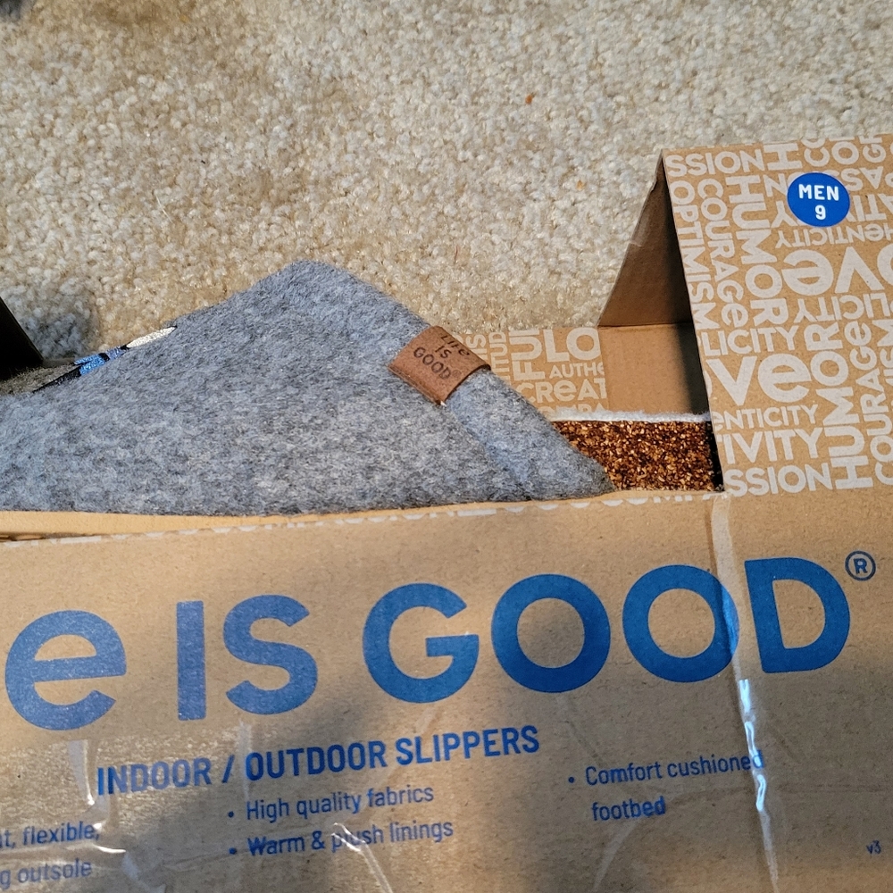 Life is Good Slippers Men sized 8